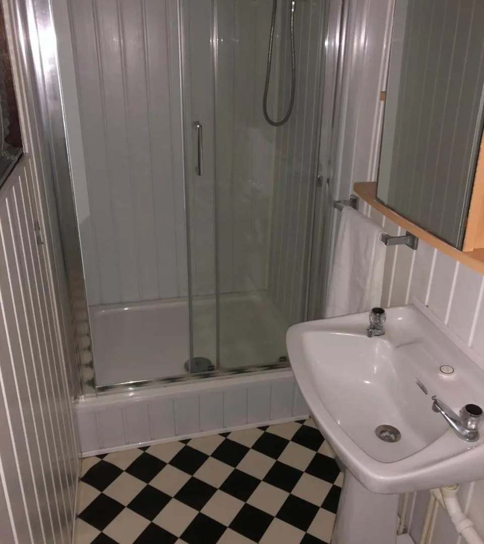 ** Guest house 144 Cathedral Road Hotel Cardiff United Kingdom